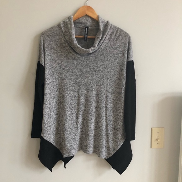 Grey and black sweater with cowl neck - Picture 2 of 4